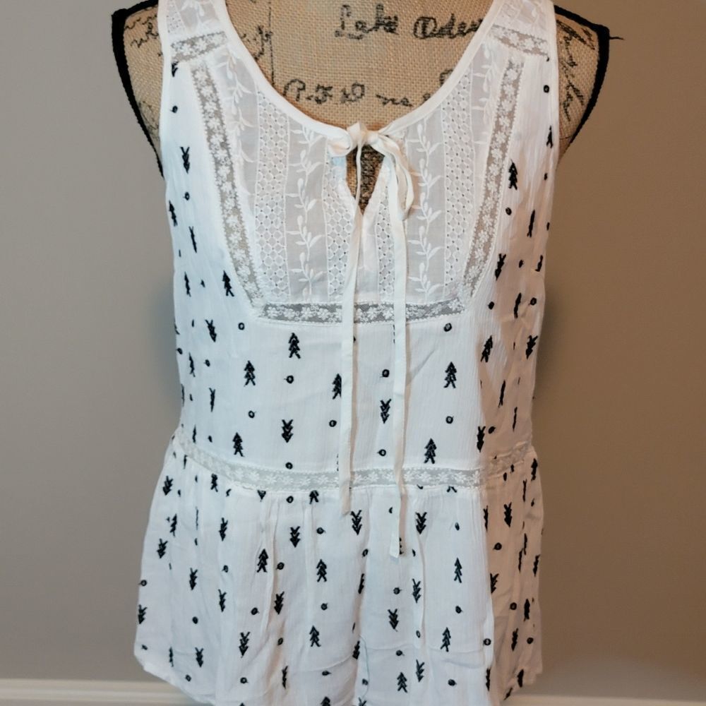 Skies are Blue white top with black embroidery